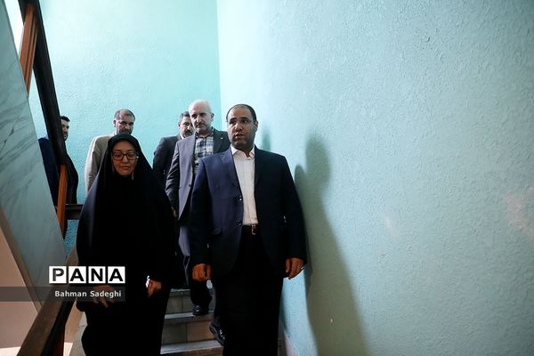 بازدید وزیر آموزش و پرورش از سازمان ملی پرورش استعدادهای درخشان