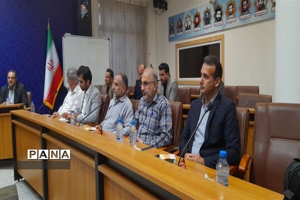 نشست خبرنگاران در فرمانداری شهرستان نور