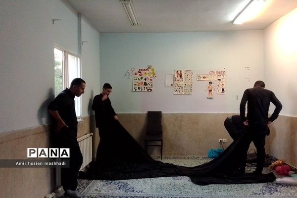 مراسم عزاداری محفل ریحانه‌الحسین بسیج دانش‌آموزی رودهن در دهه سوم محرم