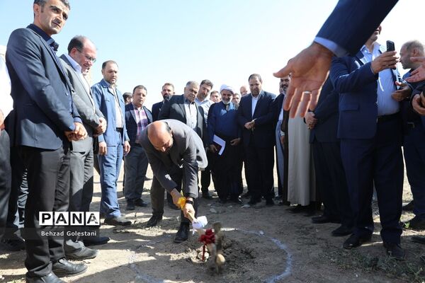 آیین کلنگ زنی پروژه مدرسه 24 کلاسه ابتدایی روستای بادکی ارومیه