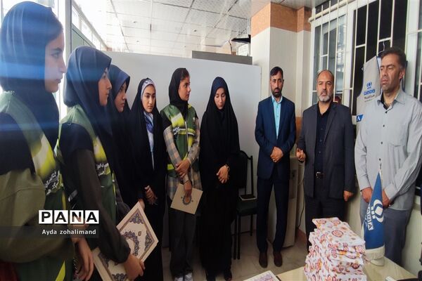 برگزاری نشست رئیس آموزش و پرورش رباط کریم با جمعی دانش‌آموز خبرنگاران