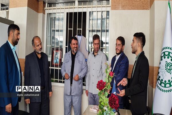 برگزاری نشست رئیس آموزش و پرورش رباط کریم با جمعی دانش‌آموز خبرنگاران