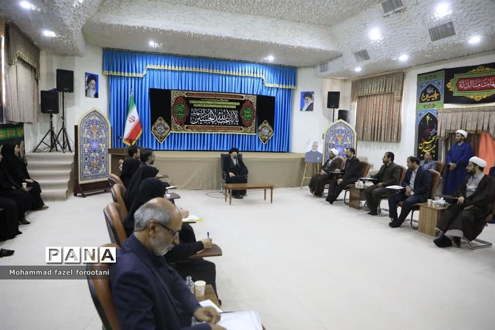 دیدار جمعی از سازمان های مردم نهاد خراسان جنوبی با نماینده ولی فقیه
