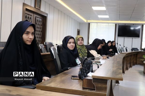 تقدیر از دختران خبرنگار ناحیه سه مشهد