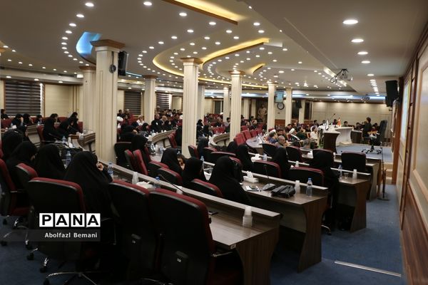 مجمع استانی دومین کنگره معلمان انقلاب اسلامی در قم