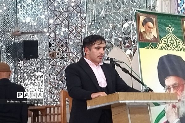 نماز جمعه کاشمر در امامزاده سیدحمزه(ع)