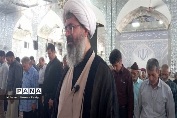 نماز جمعه کاشمر در امامزاده سیدحمزه(ع)
