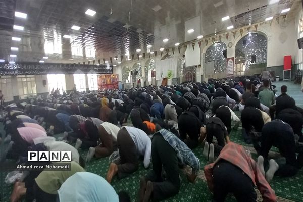 نماز جمعه کاشمر در امامزاده سیدحمزه(ع)