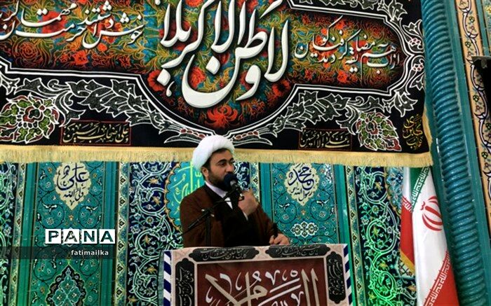 مسئولان باید از صاحبان صنایع کوچک حمایت کنند و از مشکلات آنها گره‌گشایی کنند