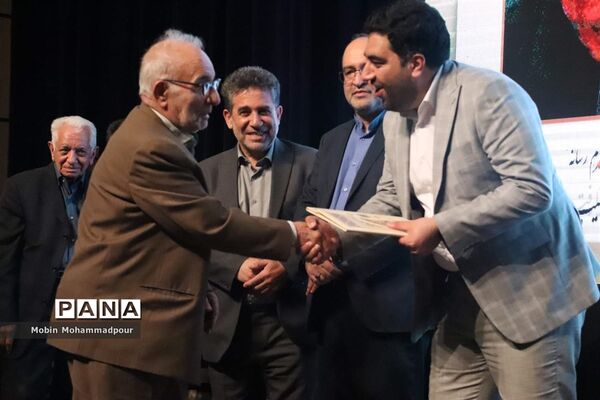 نشست خبری معاون امور مطبوعاتی و اطلاع رسانی وزارت فرهنگ و ارشاد اسلامی با خبرنگاران تبریزی