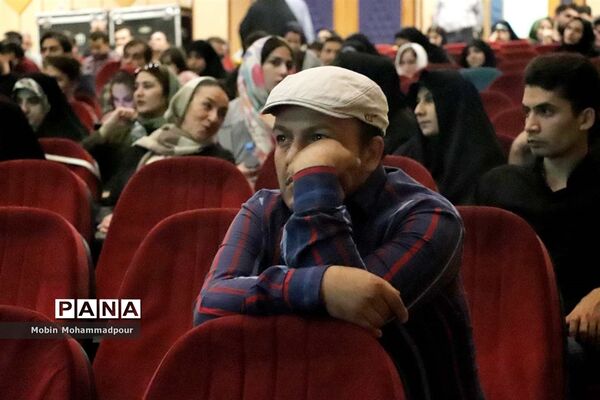 نشست خبری معاون امور مطبوعاتی و اطلاع رسانی وزارت فرهنگ و ارشاد اسلامی با خبرنگاران تبریزی