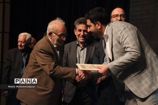 نشست خبری معاون امور مطبوعاتی و اطلاع رسانی وزارت فرهنگ و ارشاد اسلامی با خبرنگاران تبریزی