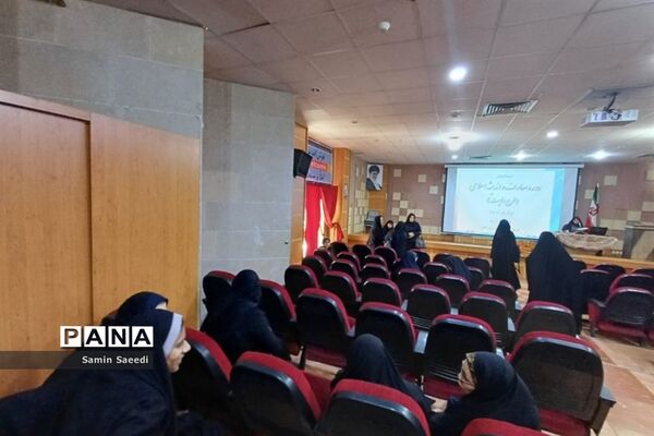 دوره آموزش معارف و اندیشه اسلامی بسیجیان در فرهنگسرای طاووسیه شیراز