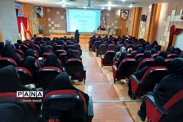 دوره آموزش معارف و اندیشه اسلامی بسیجیان در فرهنگسرای طاووسیه شیراز