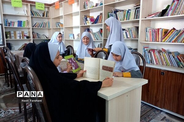 برگزاری کلاس‌های آموزشی تابستانه در مدرسه ریحانه‌النبی شهرستان‌قرچک