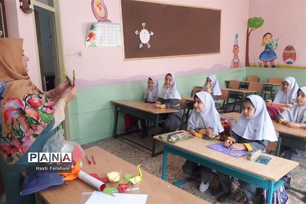 برگزاری کلاس‌های آموزشی تابستانه در مدرسه ریحانه‌النبی شهرستان‌قرچک