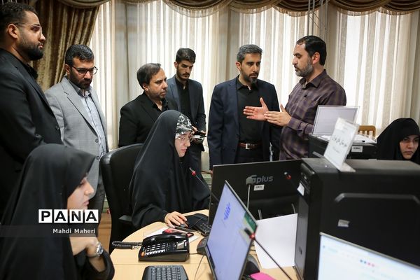 بازدید دبیر شورای اطلاع‌رسانی دولت از فرآیند ارزیابی تکمیلی پذیرفته‌شدگان آزمون استخدامی آموزگاری