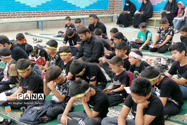 عزاداری دانش‌آموزان عاشورایی در پایگاه تابستانه مدرسه شیخ جنید(ره) پیشوا