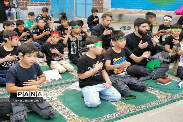 عزاداری دانش‌آموزان عاشورایی در پایگاه تابستانه مدرسه شیخ جنید(ره) پیشوا