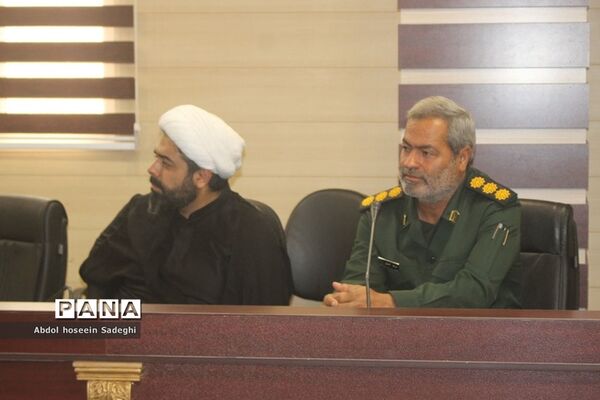 آیین رونمایی از پوستر مسابقه بزرگ کتابخوانی «ستاره‌ها چیدنی نیستند» و «بی پرده با حجاب» در بوشهر