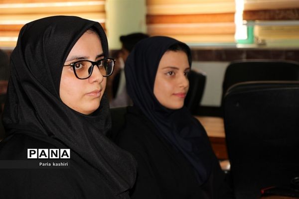 برگزاری جلسه توجیهی با حضور دانشجویان فارغ التحصیل دانشجو فرهنگیان