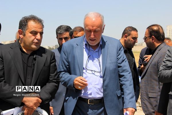 بازدید استاندار تهران از پروژه‌های نهضت ملی و اقدام ملی مسکن اسلامشهر