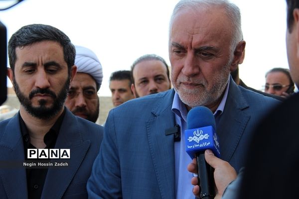 بازدید استاندار تهران از پروژه‌های نهضت ملی و اقدام ملی مسکن اسلامشهر