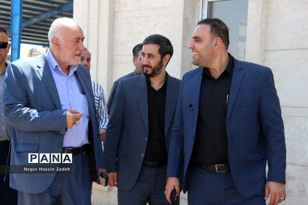 بازدید استاندار تهران از پروژه‌های نهضت ملی و اقدام ملی مسکن اسلامشهر