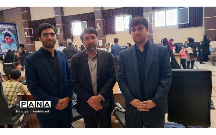 دانش‌آموزان باید با  چالش‌های کسب درآمد آشنا شوند