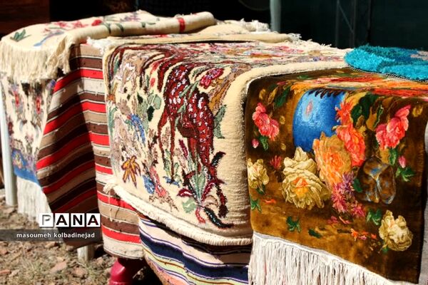 نمایشگاه انجیر، محصولات باغی و صنایع دستی در گلوگاه