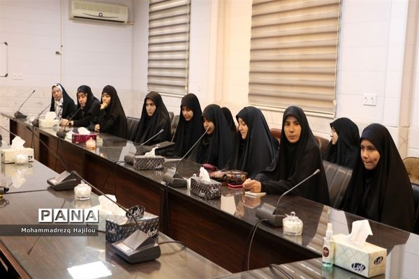 جلسه هم‌اندیشی با دانش‌آموزان رابط نماز جمعه شهرستان ساوه