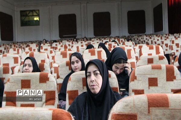نشست توانمند‌سازی رابطان خبرگزاری پانای مدارس ناحیه یک یزد