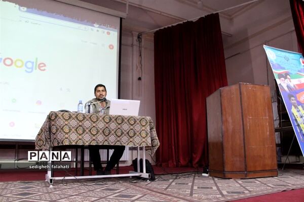 برگزاری همایش توانمندسازی رابطان خبرگزاری پانای مدارس ناحیه یک یزد