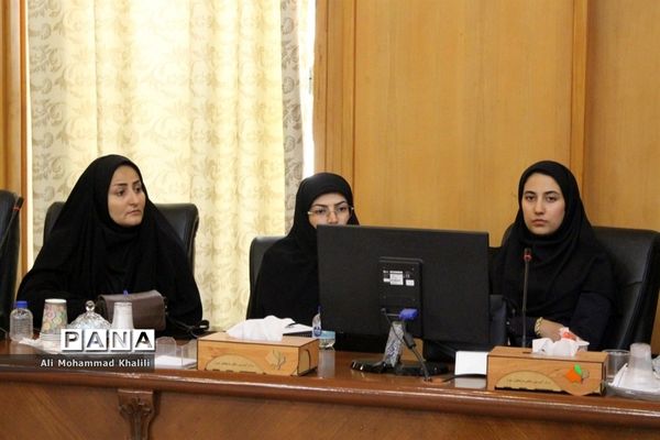 برگزاری نشست تخصصی مشاوران مردمی‌سازی، فرهنگیان جوان استان فارس