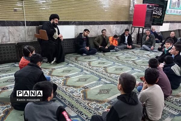 برگزاری جلسه هفتگی معرفتی و اخلاقی امام‌جمعه رودهن با نوجوانان