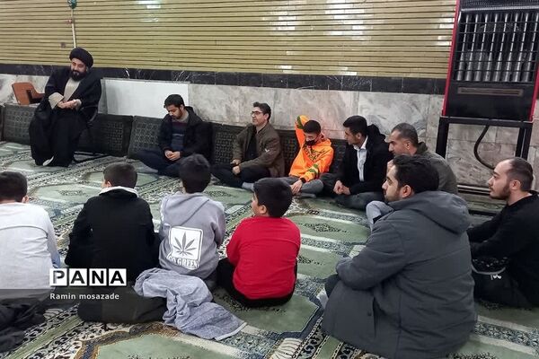 برگزاری جلسه هفتگی معرفتی و اخلاقی امام‌جمعه رودهن با نوجوانان