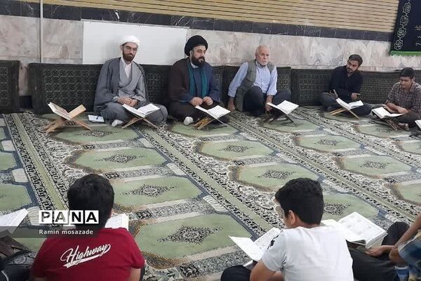 برگزاری جلسه هفتگی معرفتی و اخلاقی امام‌جمعه رودهن با نوجوانان