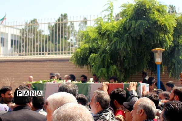 تشییع و تدفین  شهید گمنام دانش‌آموز در اداره کل آموزش و پرورش شهرستان‌های استان‌تهران