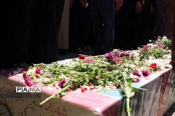 تشییع و تدفین  شهید گمنام دانش‌آموز در اداره کل آموزش و پرورش شهرستان‌های استان‌تهران