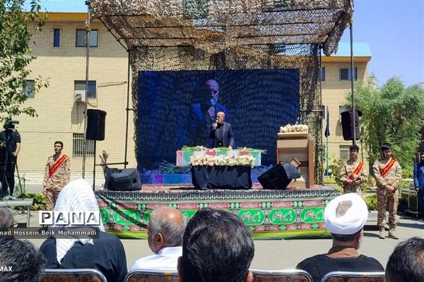 تشییع پیکر شهید دانش‌آموز در اداره‌کل آموزش و پرورش شهرستان‌های استان تهران