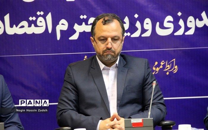 توضیحات وزیر اقتصاد درباره واگذاری حق رای سهام بانک آینده