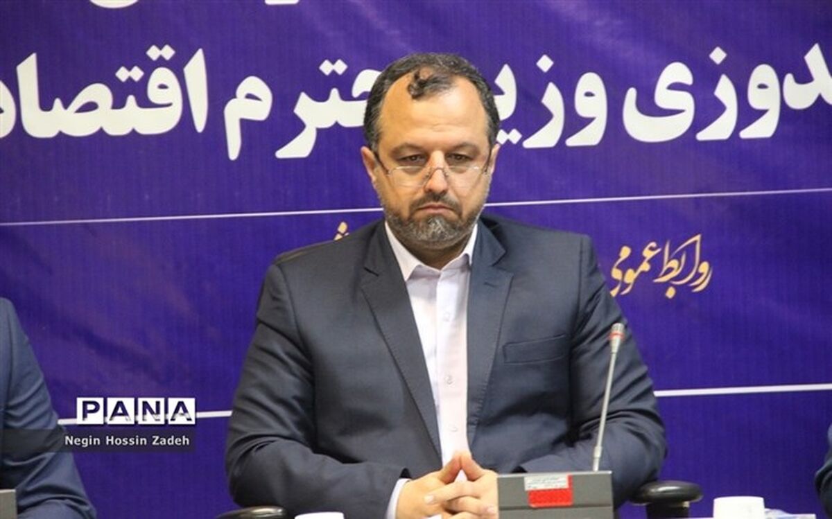 توضیحات وزیر اقتصاد درباره واگذاری حق رای سهام بانک آینده
