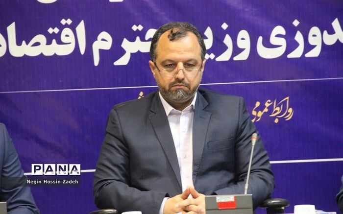 توضیحات وزیر اقتصاد درباره واگذاری حق رای سهام بانک آینده