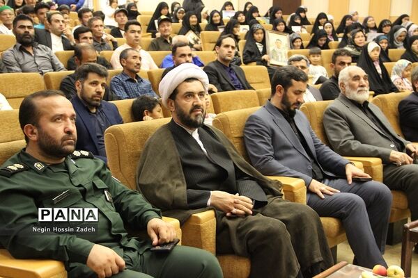 مراسم تجلیل ازخانواده‌های معظّم شهدا و جانبازان مدافع حرم در اسلامشهر