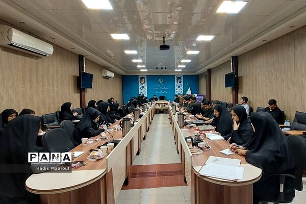 جلسه هدایت تحصیلی مشاوران و مدیران در بهارستان 2