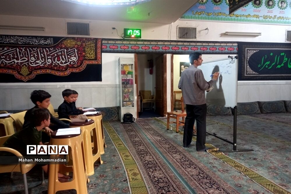 برگزاری کلاس قرآن در پایگاه بسیج شهید فلاح