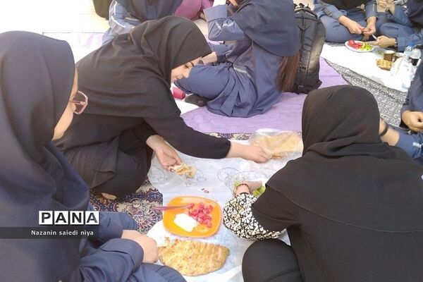 حضور پرشور دانش‌آموزان در اردوی مثبت هشتادیا در کانون شهید حاج قاسم  سلیمانی رودهن