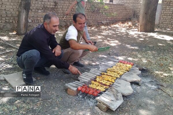 حضور دانش‌آموزان شهرستان قرچک در اردوی مثبت هشتادیا واقع در اردوگاه شهدای مظفر پاکدشت