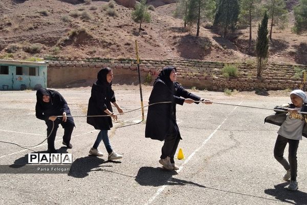 حضور دانش‌آموزان شهرستان قرچک در اردوی مثبت هشتادیا واقع در اردوگاه شهدای مظفر پاکدشت