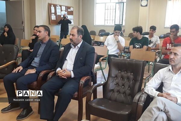 کارگاه آموزشی جهاد تبیین و آموزش خانواده در دبیرستان پسرانه سما رودهن
